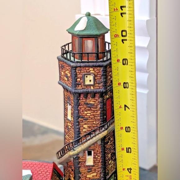 Santa's Workbench Victorian Hammersmith's Harbour Lighthouse Coastal Christmas - Picture 13 of 14